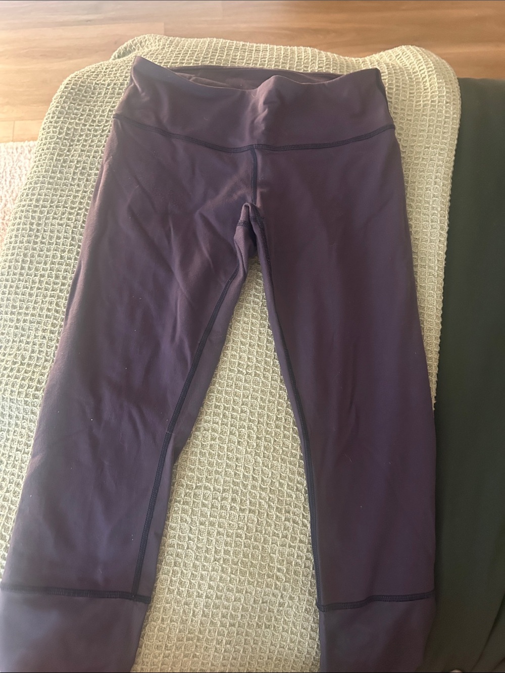 Lululemon purple crop leggings